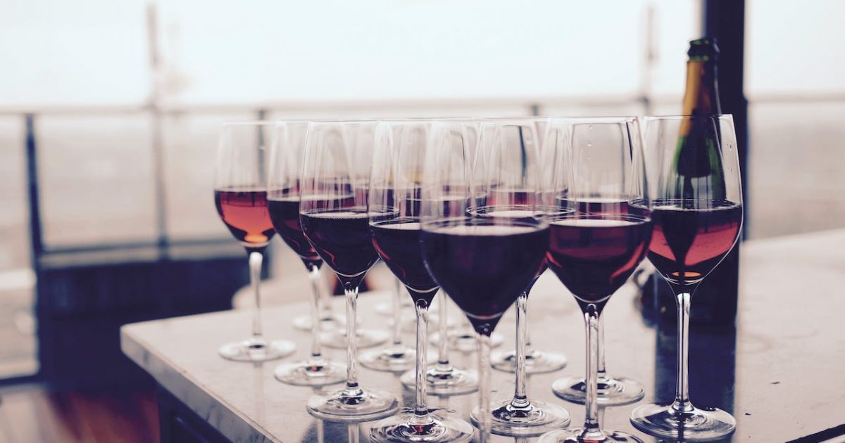 Maridaje perfecto: consejos para degustar vinos y comida